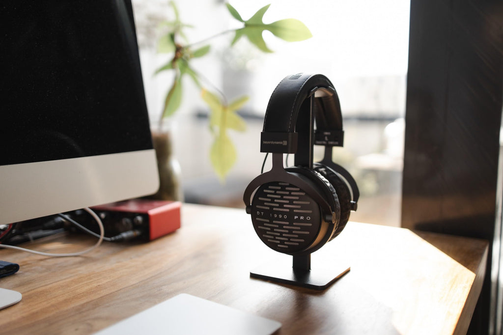 beyerdynamic DT 1990 Pro, Black (Dt1990 (Renewed)