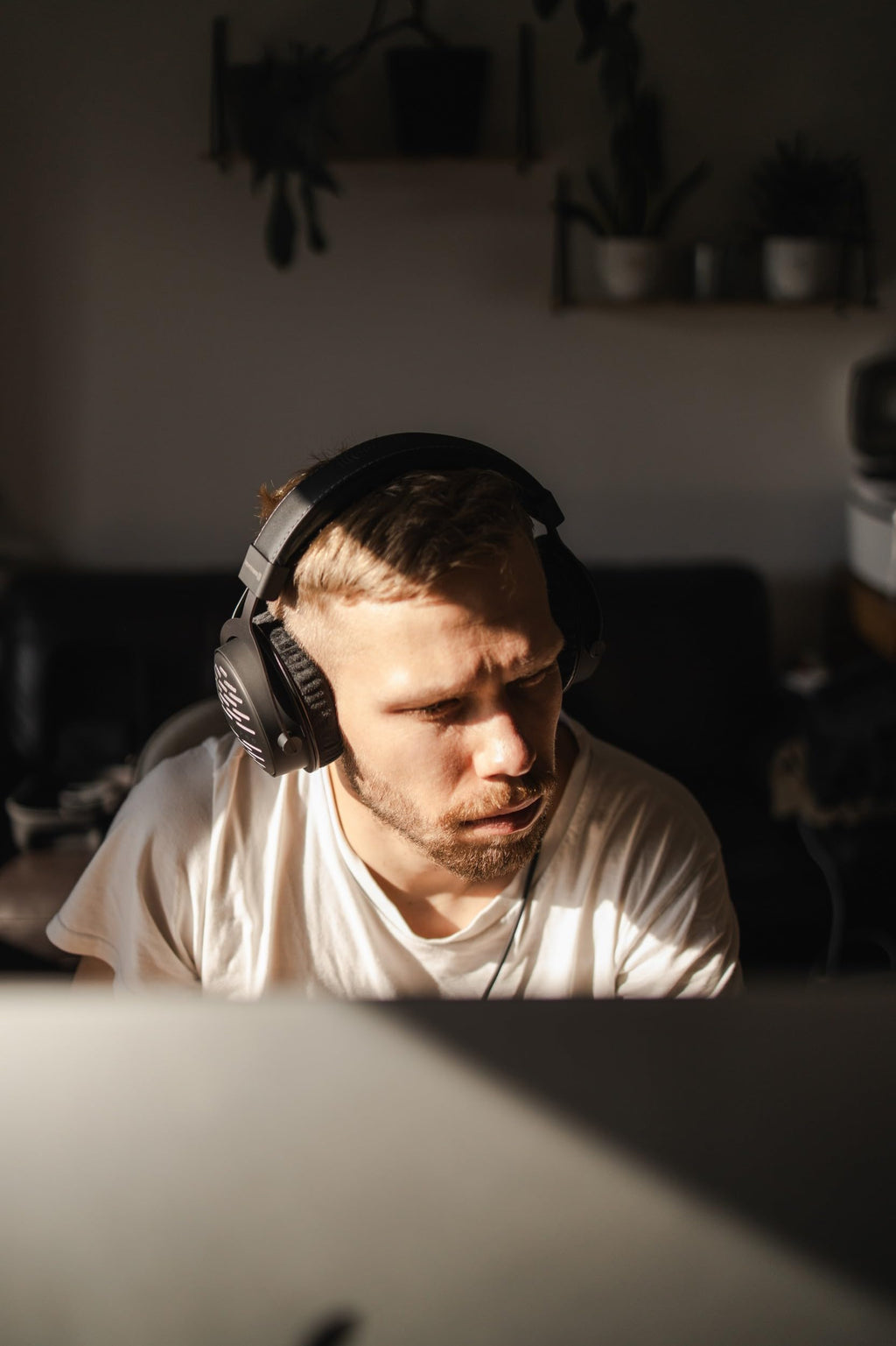 beyerdynamic DT 1990 Pro, Black (Dt1990 (Renewed)