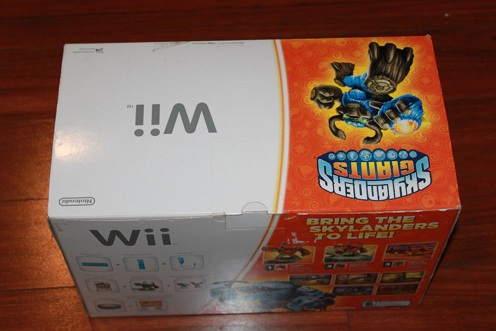 Nintendo Wii Console w/Skylanders Giants Starter Pack