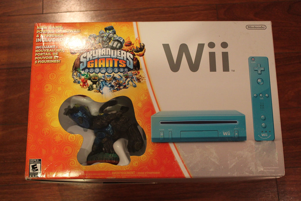 Nintendo Wii Console w/Skylanders Giants Starter Pack