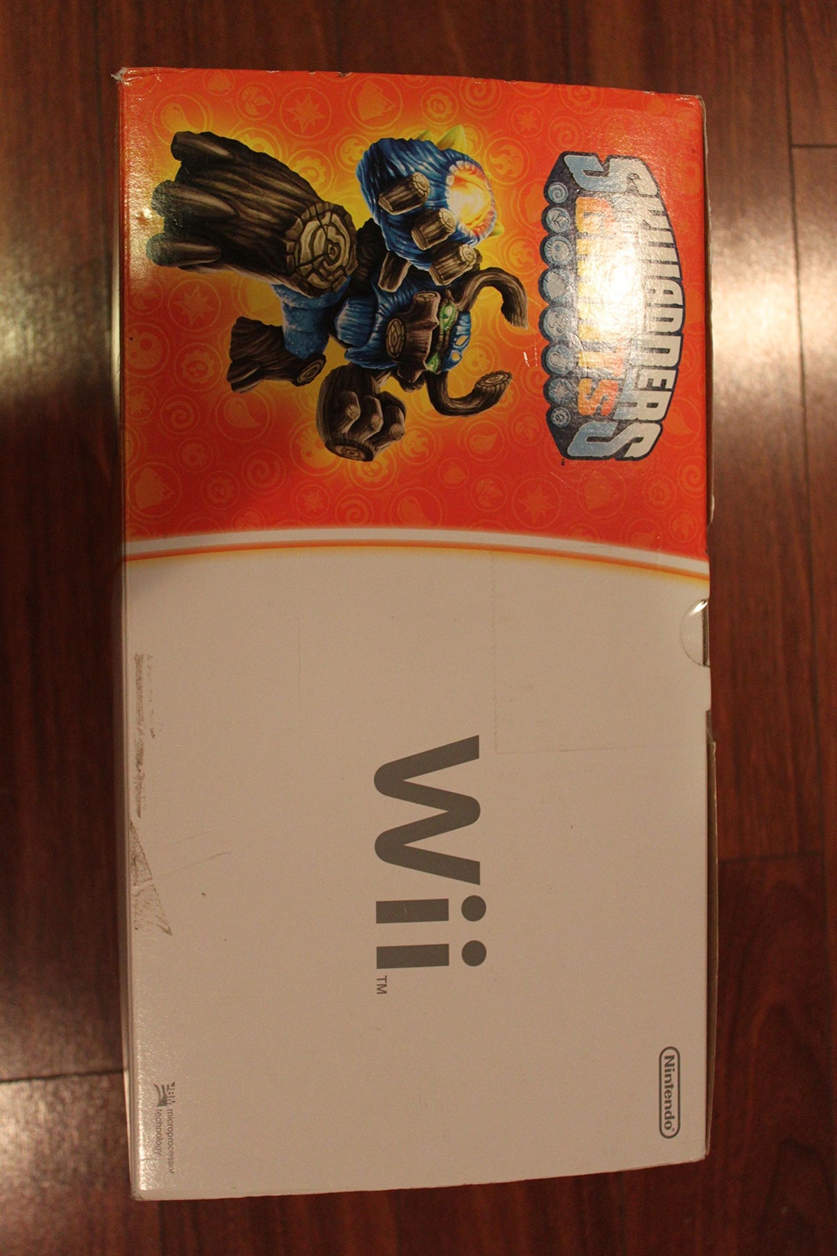 Nintendo Wii Console w/Skylanders Giants Starter Pack